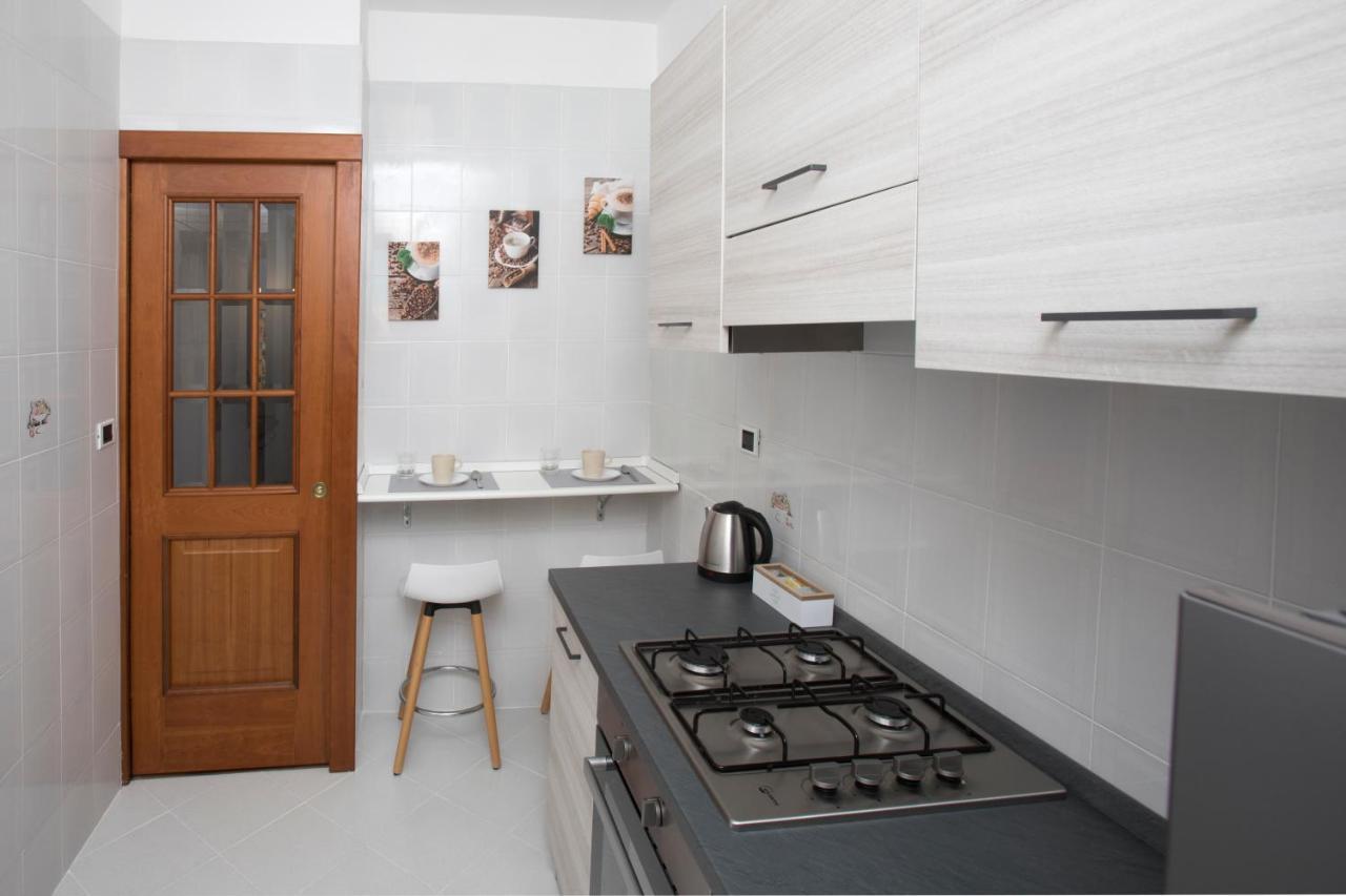 Appartamento Moderno Metro B San Paolo Рим Экстерьер фото